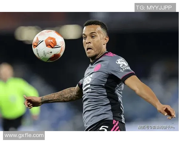 聚焦足球球星翻译探索跨文化交流中的语言魅力与传播价值